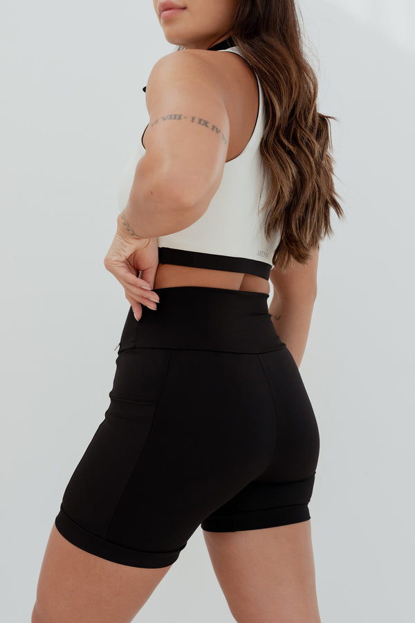 Shorts Inspiração Justo com Bolsos